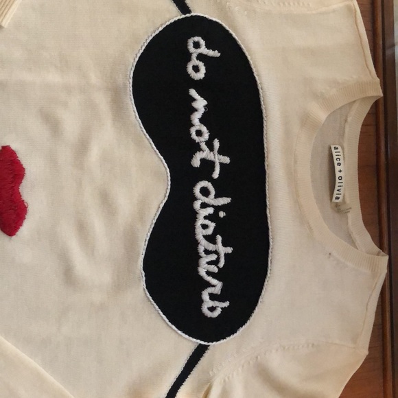 Alice + Olivia Cream Sweater with Graphic Design - Picture 2 of 12